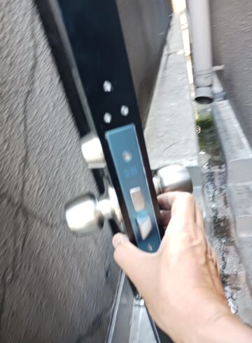 門扉の錠前施工後