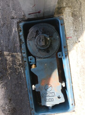 フロアーヒンジ拡大