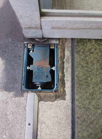 フロアーヒンジ